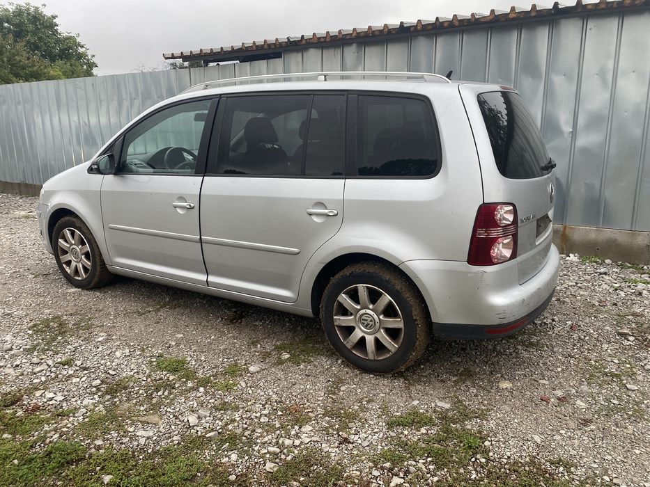VW Touran 2.0TDI 140 к.с Facelift на ЧАСТИ