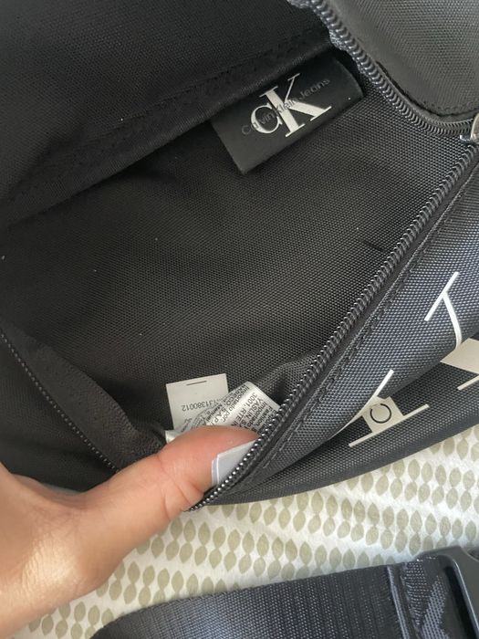 Чанта Calvin Klein DKNY и шапка Nike