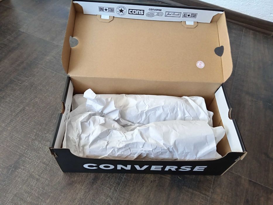 Чисто нови Гуменки Converse