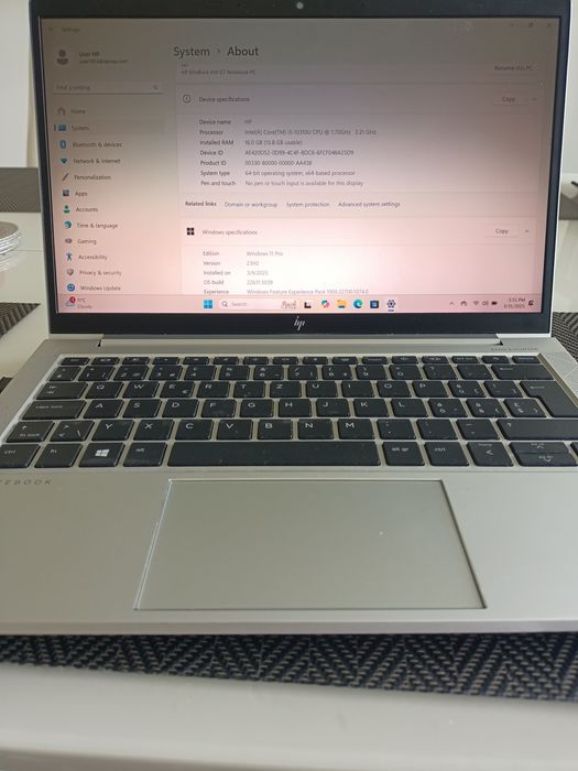 Laptop HP EliteBook 830 G7 Windows 11 PRO cu amprentă/cititor carduri/