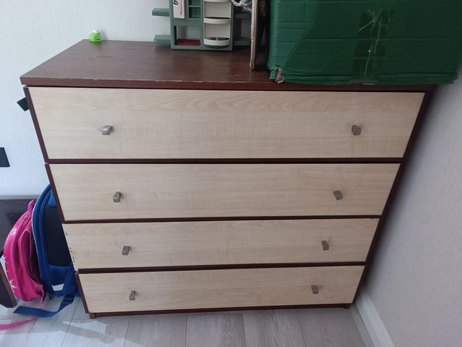 Продается тумба и стол