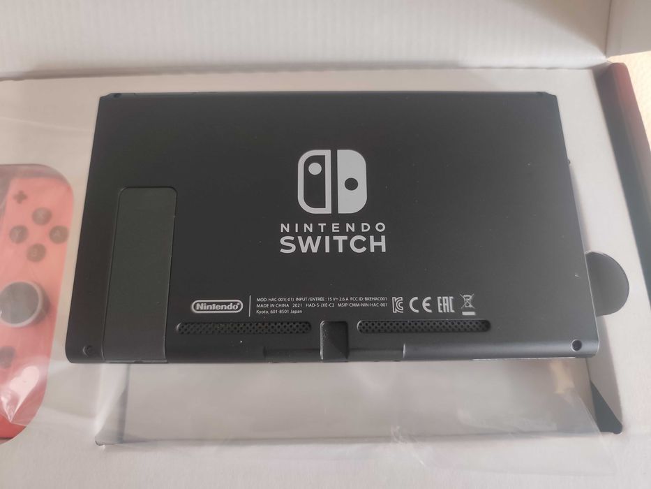 Nintendo Switch комплект + 1TB microSD + FIFA 21 – Отлично състояние