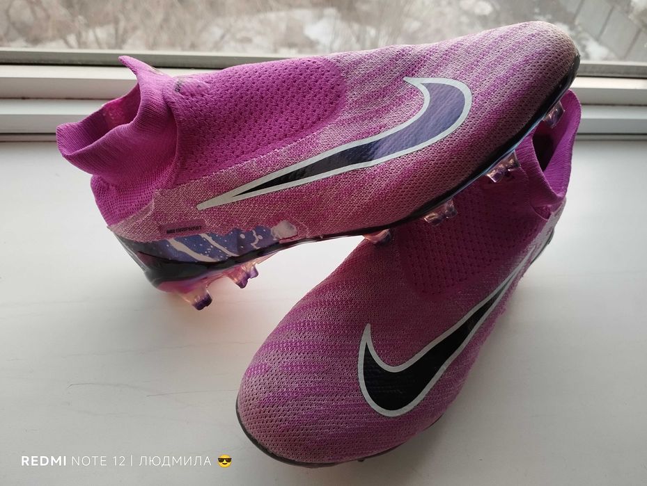 Продам бутсы футбольные