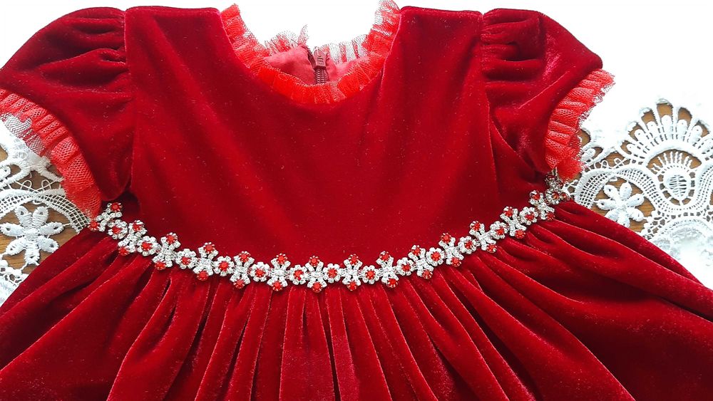 Rochita de catifea, superba, marimea 68.