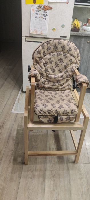 Детский стульчик, трансформируемый в парту