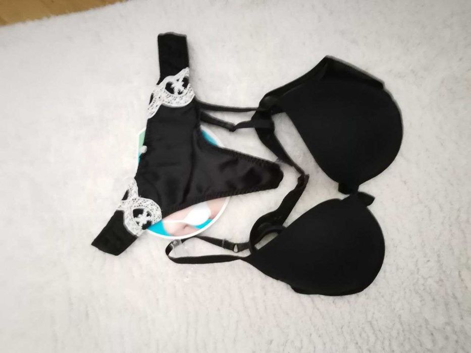 Спортен марков  копмлект Манго 2броя и бельо размер S за 9.90 всичко