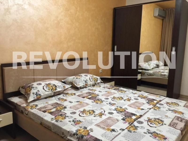 Дава се под наем Двустаен апартамент в Варна, Център - 90 кв.м за 600 € - Снимка #4