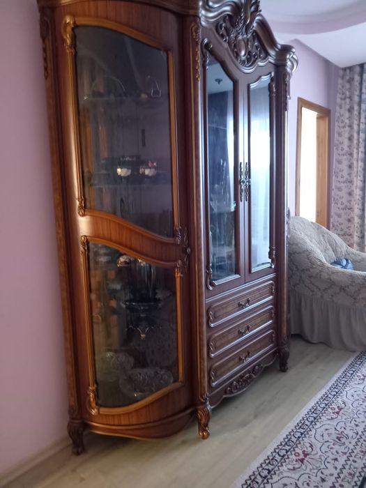 Гостинный шкаф...