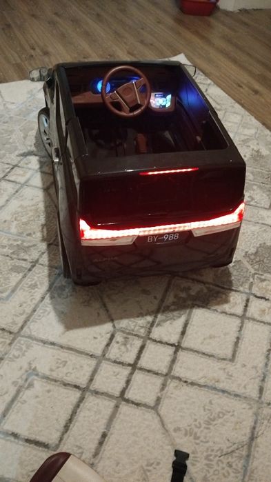 Электромобиль детский