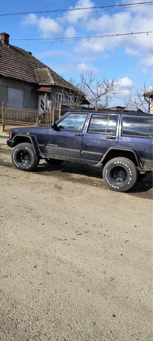 Jeep cherooke 2,5 xj(nu pajero suzuki toyota patrol )