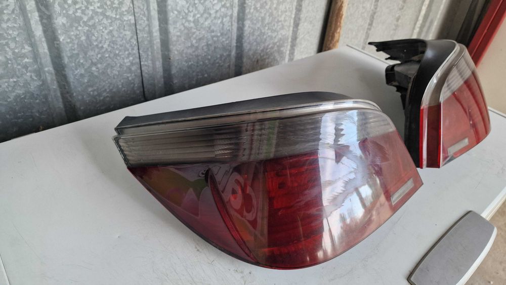 Продавам стопове и задни капаци за BMW E46 и E60