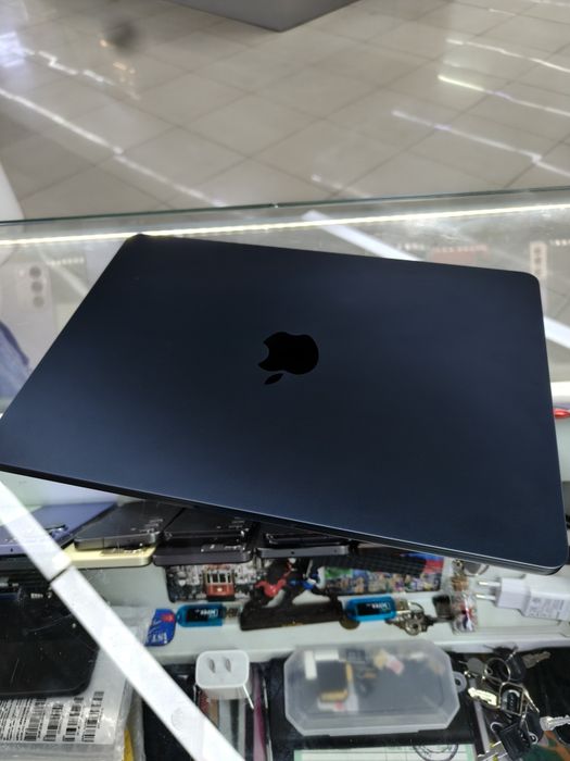 Срочно Macbook Air M3 8/256гб