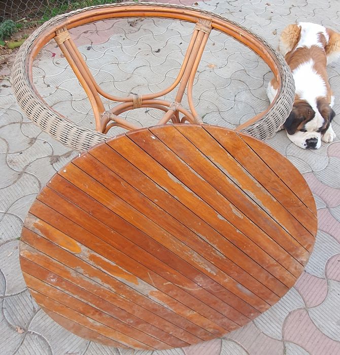 Masă rotundă pentru  grădină.