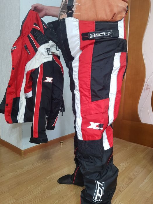 Снегоходный костюм