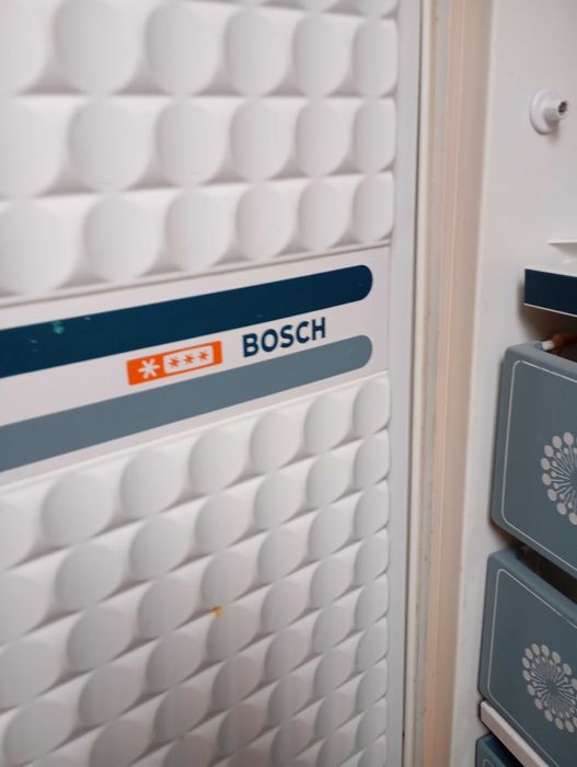 Използван,стар но работещ хладилник Bosch