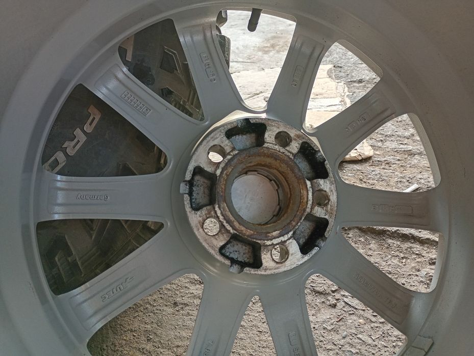 Топ състояние Autec 17-5x112 ET43 7j Volkswagen Arteon