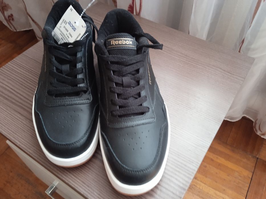 Продам кроссовки