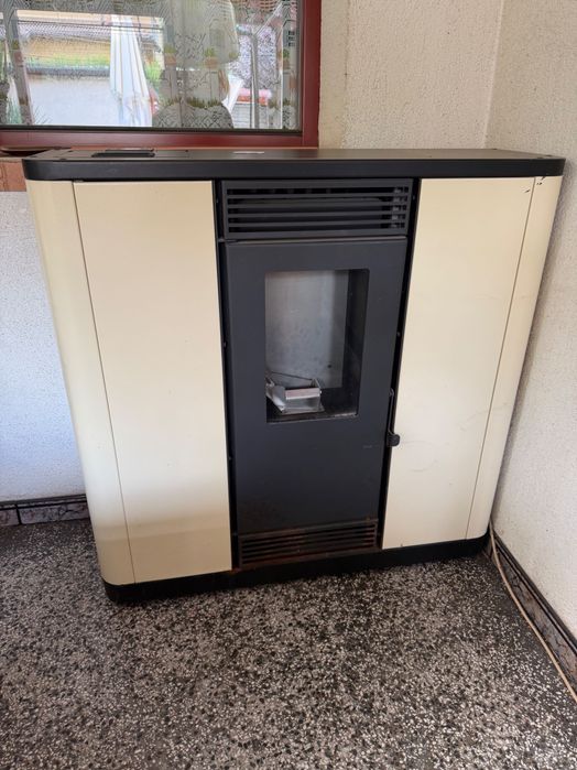 Пелетна камина Mareli Aurora Slim11 11.6 kW- 999€