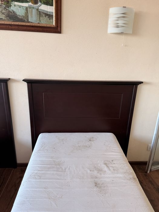 Хотелско оборудване масив/гардероб/врата/легло/шкаф/баня/маси/столове