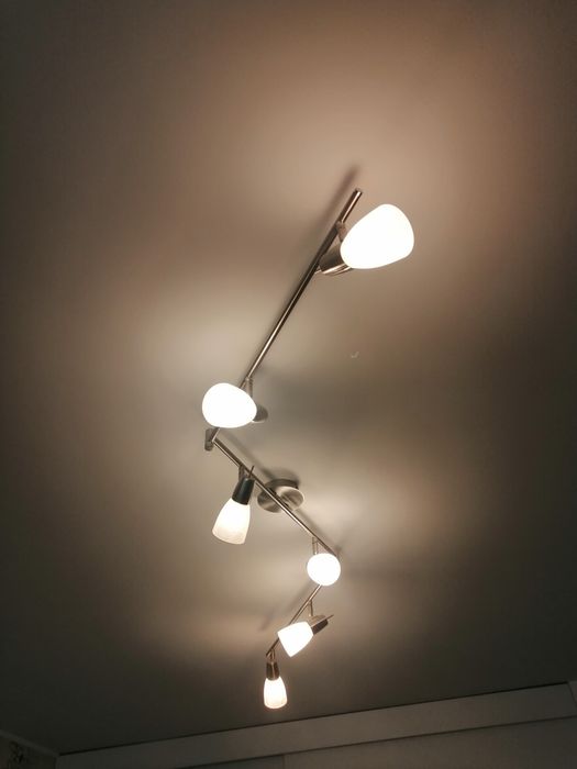 Спот с 6  плафона -  регулиращи се раменa и плафони