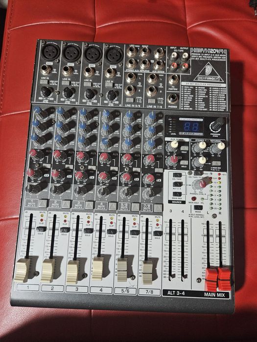 Vind mixer BERINGHER 8 intrari