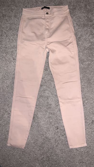 Blugi bershka high waist