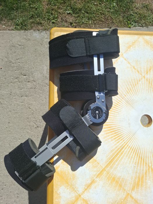 Orteza de genunchi reglabila Breg