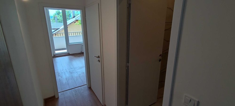 Тристаен апартамент под наем в Центъра