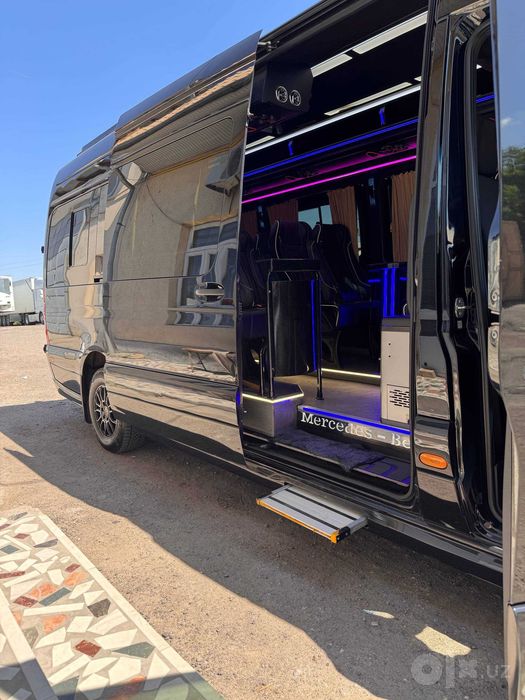 Qora VIP Mercedes-Benz Sprinter haydovchi bilan | Premium transfer