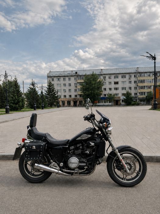 Honda Magna 750 круизер чоппер