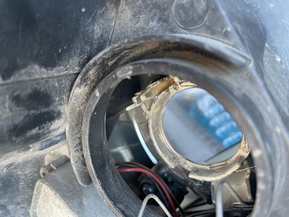 Продам фару поло седан оригинал