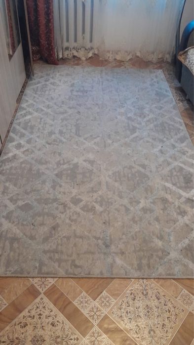 Продам гарнитур, дивар, туалетный столик ковер