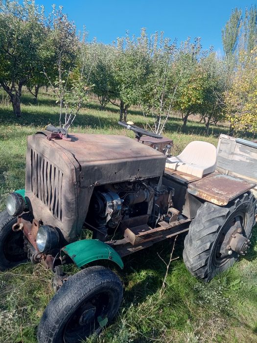 Продам самодельный мини трактор с плугом компрессором .