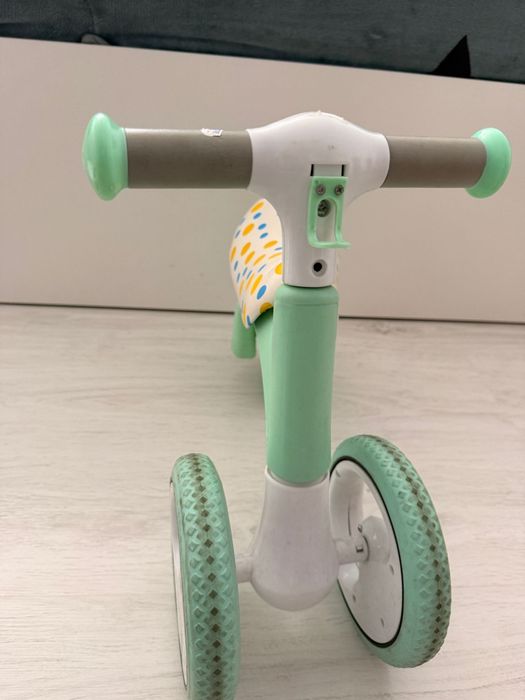 Bicicletă de echilibru