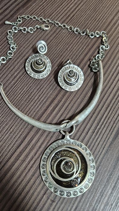 Набор колье, пусеты. Драг металл