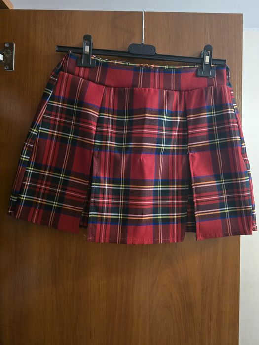 Дамски комплект сако и пола-панталон