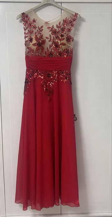 Rochie rosie eleganta