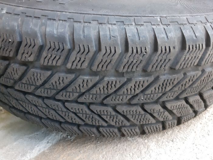 Anvelope cu tot cu jante  stare ff buna set 4 bucati