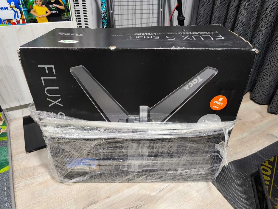 Tacx FLUX S Smart Trainer + Rocker Plate гр. Димитровград • OLX.bg
