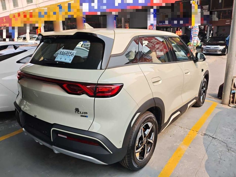 BYD Yuan UP Intelligent Driving Version 401 KM Dynamic Edition