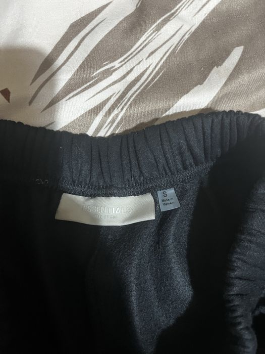 Pantaloni essentials