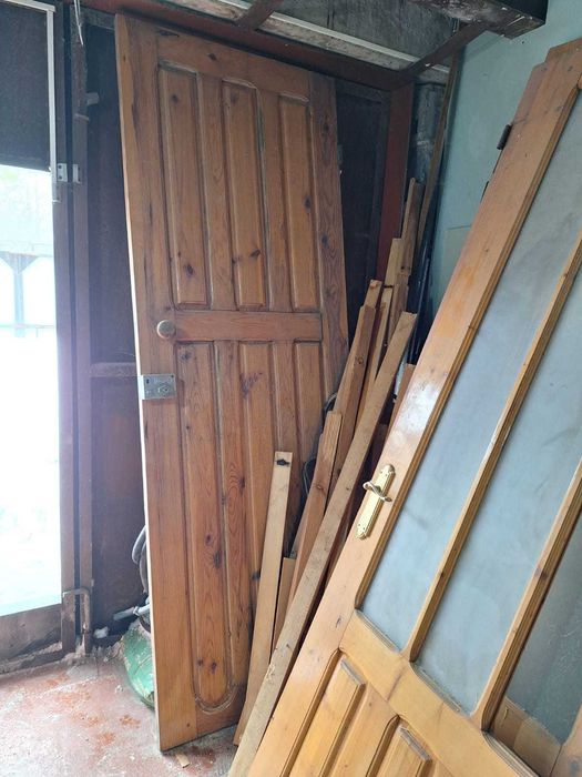 Продам двери деревянные
