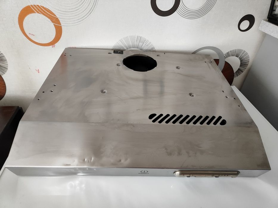 Вытяжка indesit (Италия)