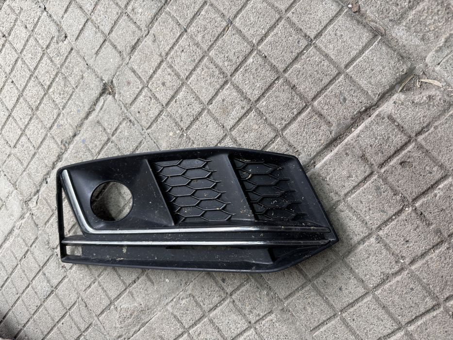 Решетка за дистроник a4 b9  S-line