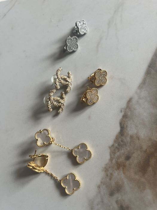 Обеци със златно покритие VC