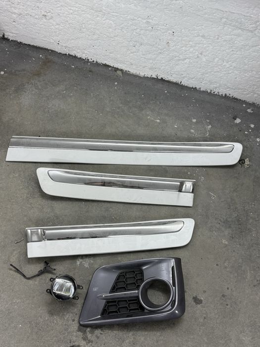 Молдинг на лексус 570 оригинал 3 шт