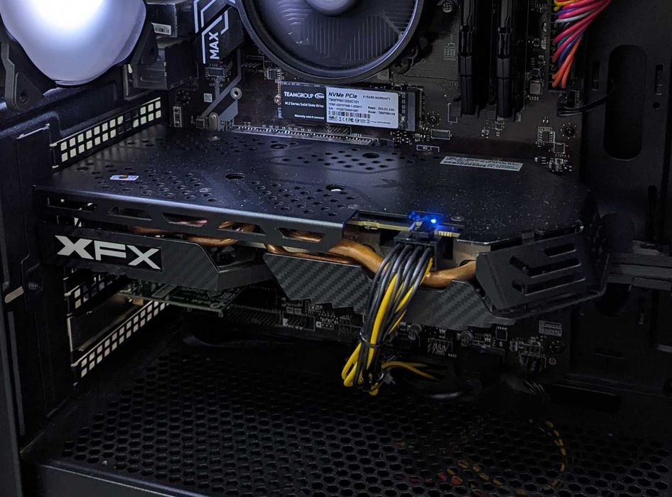 Видеокарта XFX RX 590 GME FATBOY 8 GB, состояние хорошее