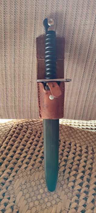 Швейцарски щик с лопус