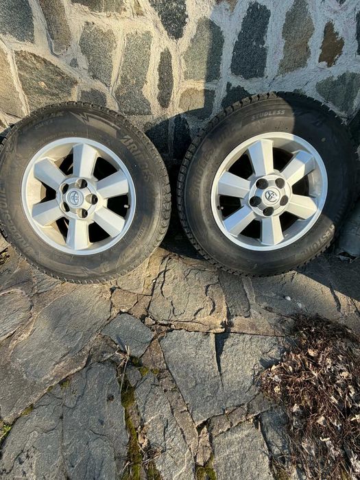 Джанти с гуми за Toyota Rav4 16 цола  с BRIDGESTONE DM-V3 215/70 R16