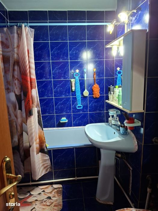 Apartament 3 camere decomandate, cu balcon ,zona Dacia ,centarala gaze